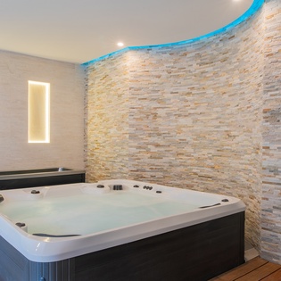 Hot tub