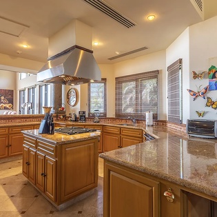 Fully equipped kitchen