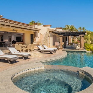 Spacious pool terrace with jacuizz and seating
