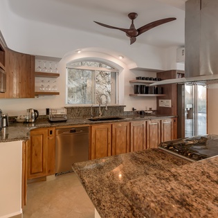 Fully equipped kitchen