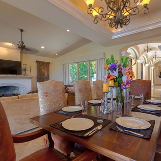 Dining area seating 8
