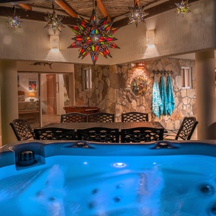 Private jacuzzi