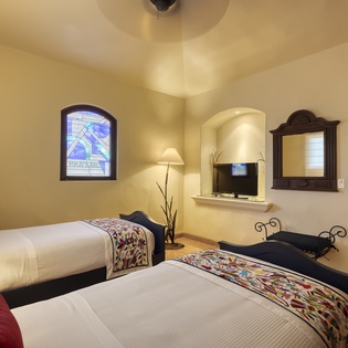 Double bed suite