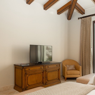 Double bed suite