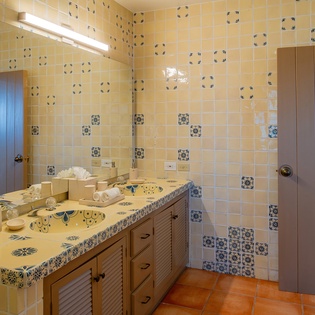 En suite bathroom