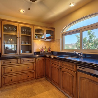 Fully equipped kitchen