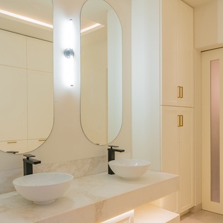 En suite bathroom