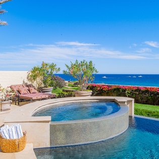Jacuzzi and ocean views