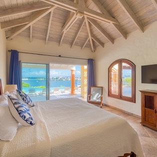 bedroom-3-terre-azure-track2