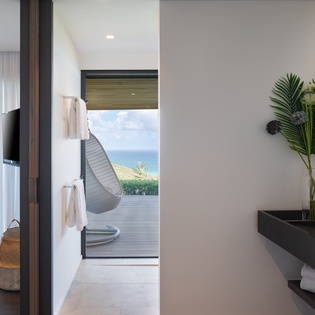 guest-bathroom-2-epicure-track1