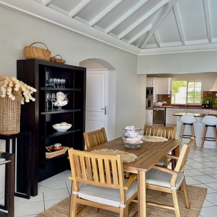 dining-room-mon-cheri-track1