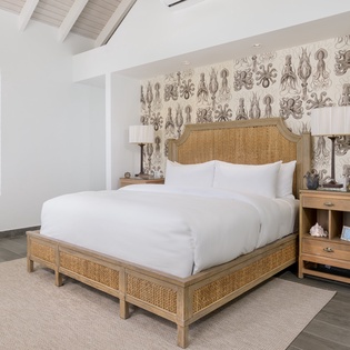 bedroom-4-twin-palms-track1