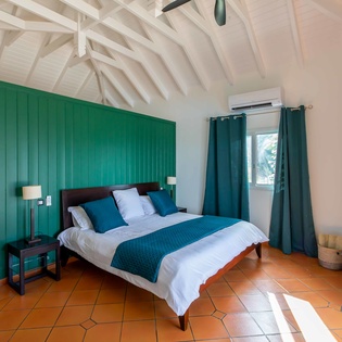 guest-bedroom-1-polo-track1
