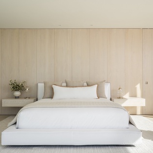 primary-bedroom-beach-the-reserve-villa-1-track1