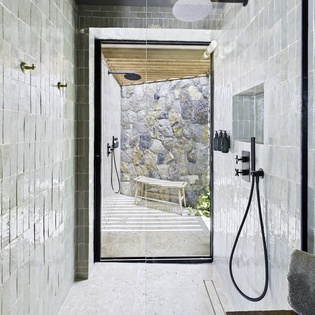 bathroom-clyde-track2