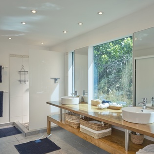 bathroom-1-ellede-track1