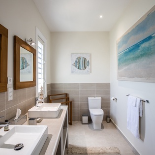 bathroom-4-azur-dream-track3