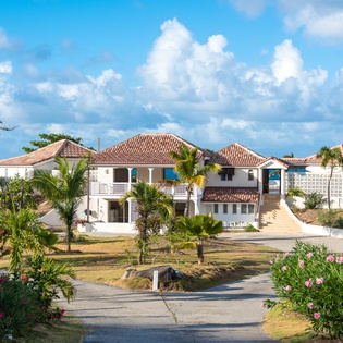 outdoor-view-casa-cervo-track2