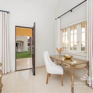 bedroom-2-chateau-des-palmiers-track1