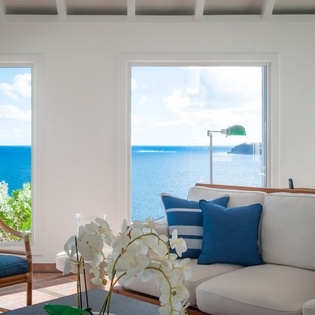 living-room-cap-au-vent-track1