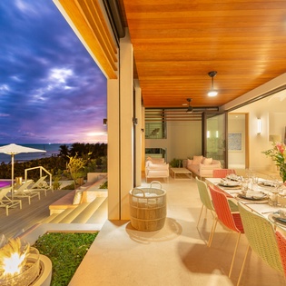 exterior-villa-bristol-breeze-track41