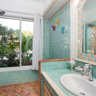 18-Jacaranda-Bathroom1