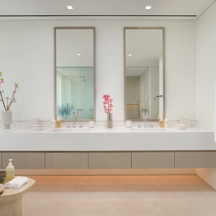 primary-bedroom-beach-enclave-the-reserve-villa-3-track1