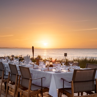 outdoor-dining-vision-beach-track2