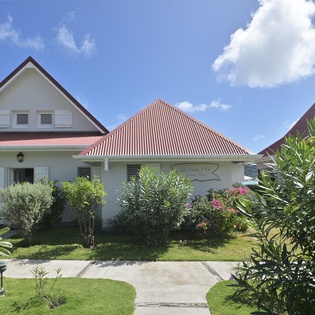 exterior-1-les-sables-d-or-val-andre-track6