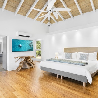 bedroom-4-palm-bay-track1