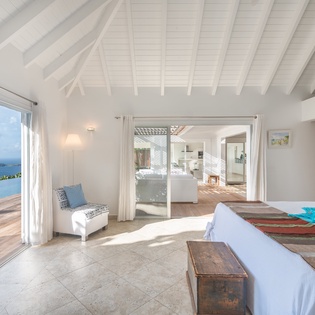 bedroom-1-Blue Diamond-track1