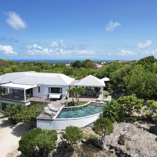 exterior-1-villa-marris-track5