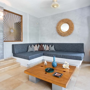 18-LesPalmiersBleus_EntertainmentRoom
