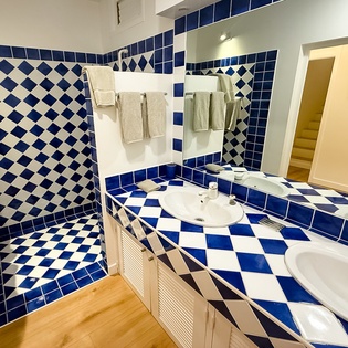 bathroom-4-la-desirade-track1