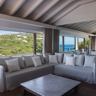 living-room-avalon-track1