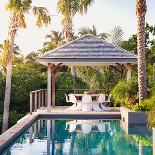 exterior-nightly-3-bel-air-track3