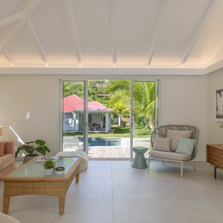 living-room-les-sables-track2