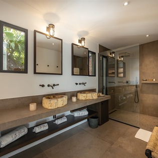 bathroom-1-maud-track1