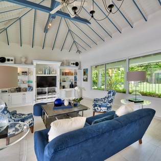 living-room-la-bella-casa-track2