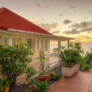 6-06. Salon - extérieur - sunset
