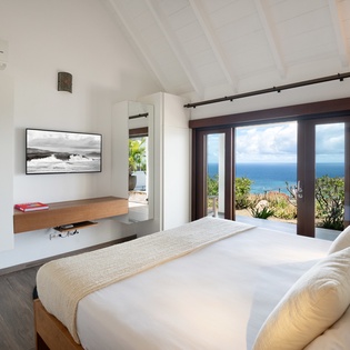 guest-bedroom-1-ocean-vibes-track2