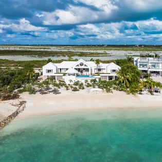 exterior-twin-palms-track4