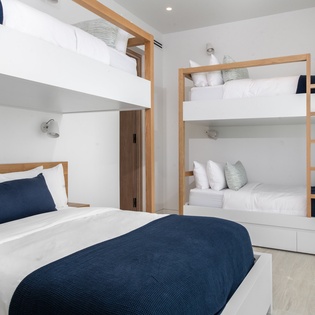 bedroom-7-the-point-track1