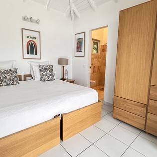 bedroom-2-lorient-sunset-track1