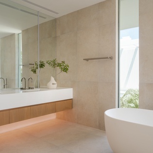 primary-bedroom-beach-enclave-the-reserve-villa-2-track1