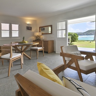 livingroom-les-sables-d-or-dahouet-track1