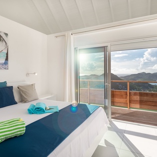 bedroom-2-Blue Diamond-track2