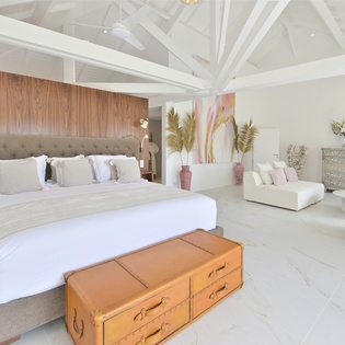 7.1-Coeur-de-Pirate-PrimaryBedroom