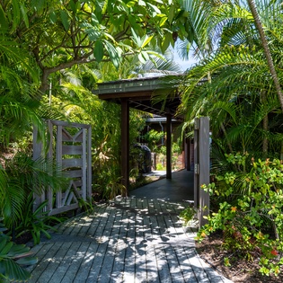 mudroom-entryway-girasol-track1