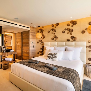 guest-bedroom1-tourmaline-track1